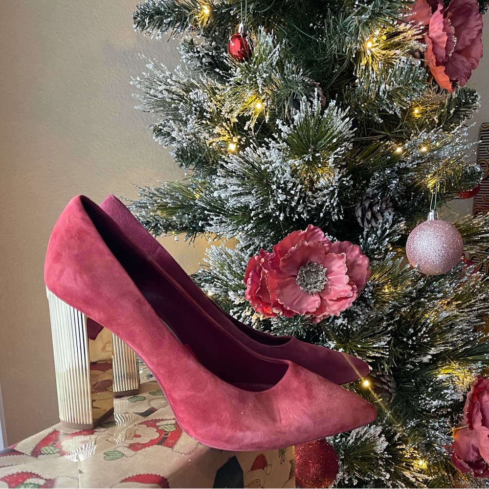 Burgundy Michael Kors Size 7 women’s pumps